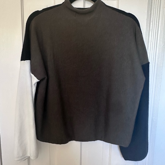 Modern Citizen Black Sweater - Picture 5 of 7